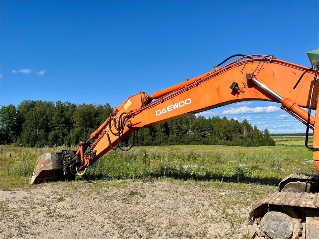 Daewoo 220LC-V Pásové rýpadlá