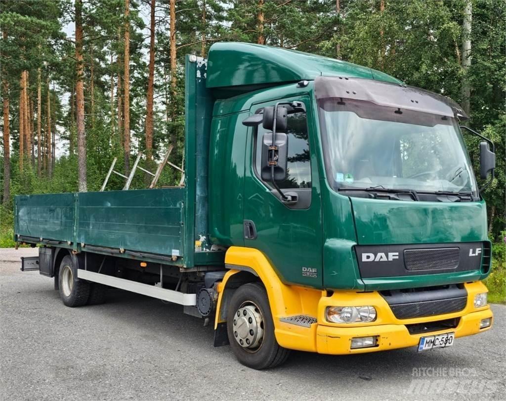 DAF LF 45.220 Plošinové nákladné automobily/nákladné automobily so sklápacími bočnicami