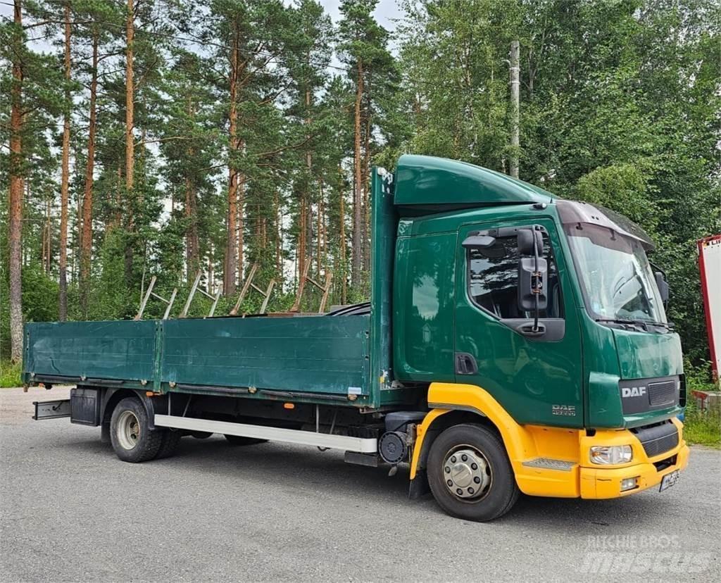 DAF LF 45.220 Plošinové nákladné automobily/nákladné automobily so sklápacími bočnicami