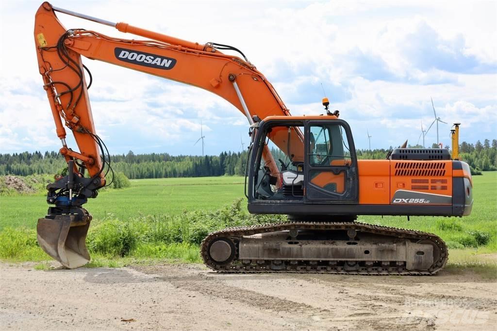 Doosan DX255 LC - 3 Pásové rýpadlá