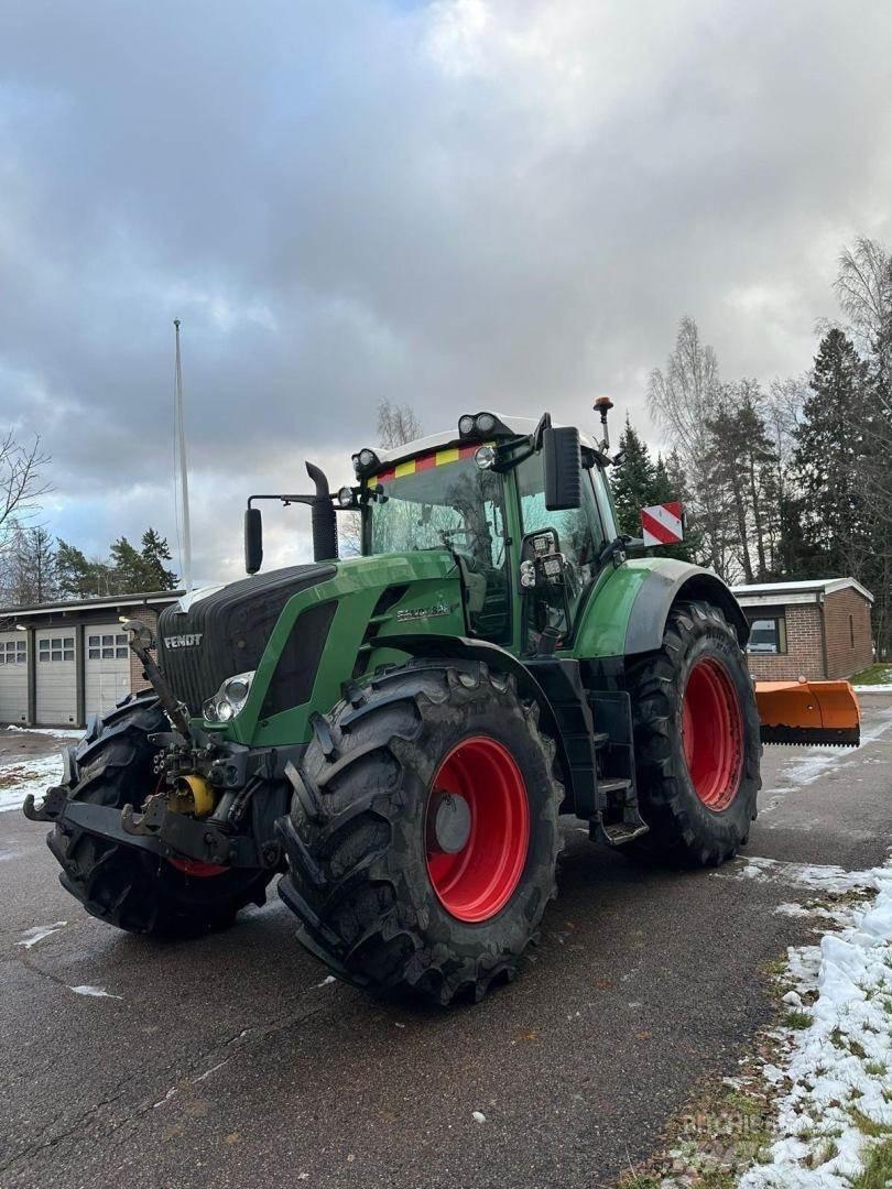 Fendt 828 VARIO Traktory