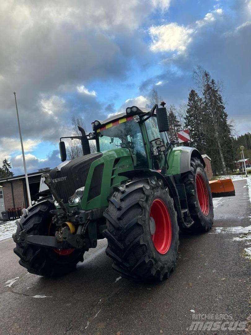 Fendt 828 VARIO Traktory