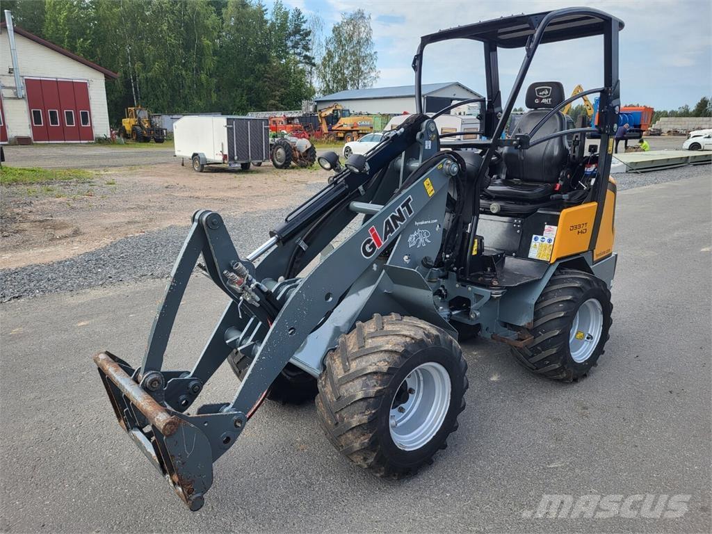 GiANT D337T Ďalšie poľnohospodárske stroje