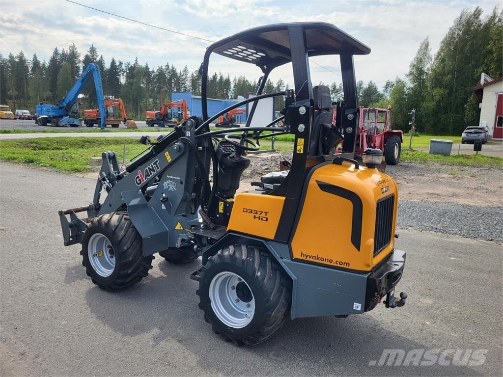 GiANT D337T Ďalšie poľnohospodárske stroje