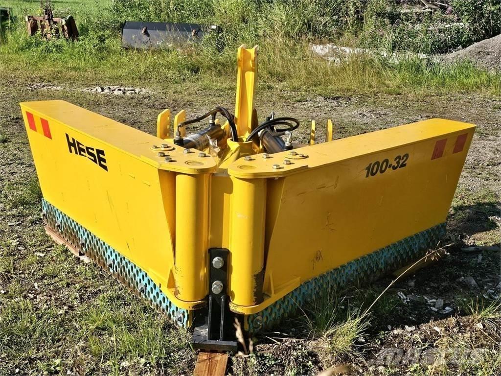 Hese HE 100-32 Ďalšie cestné a snežné stroje