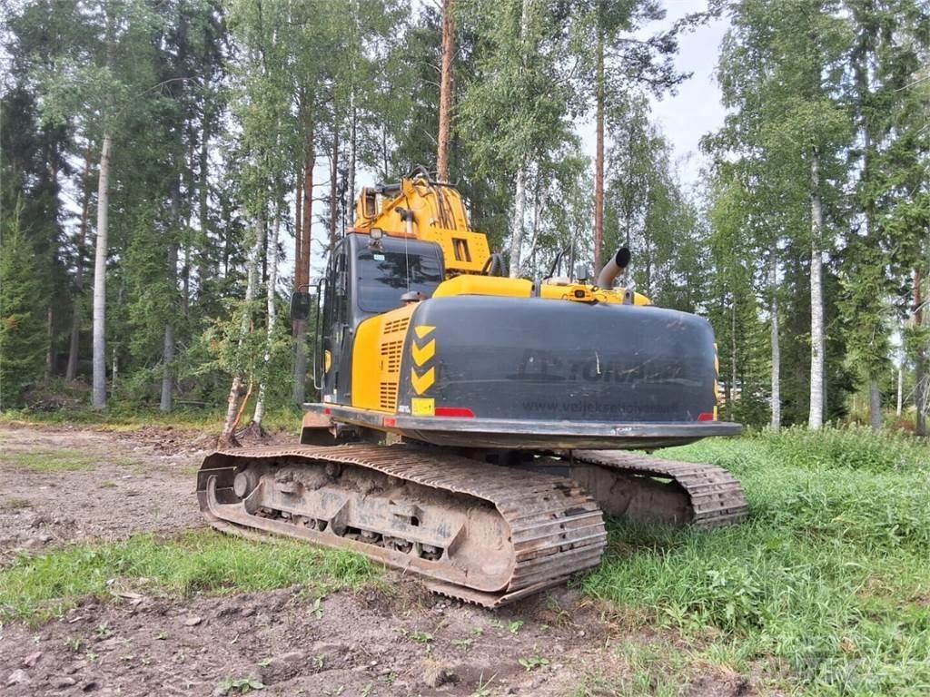 JCB 210 LCT4 Pásové rýpadlá