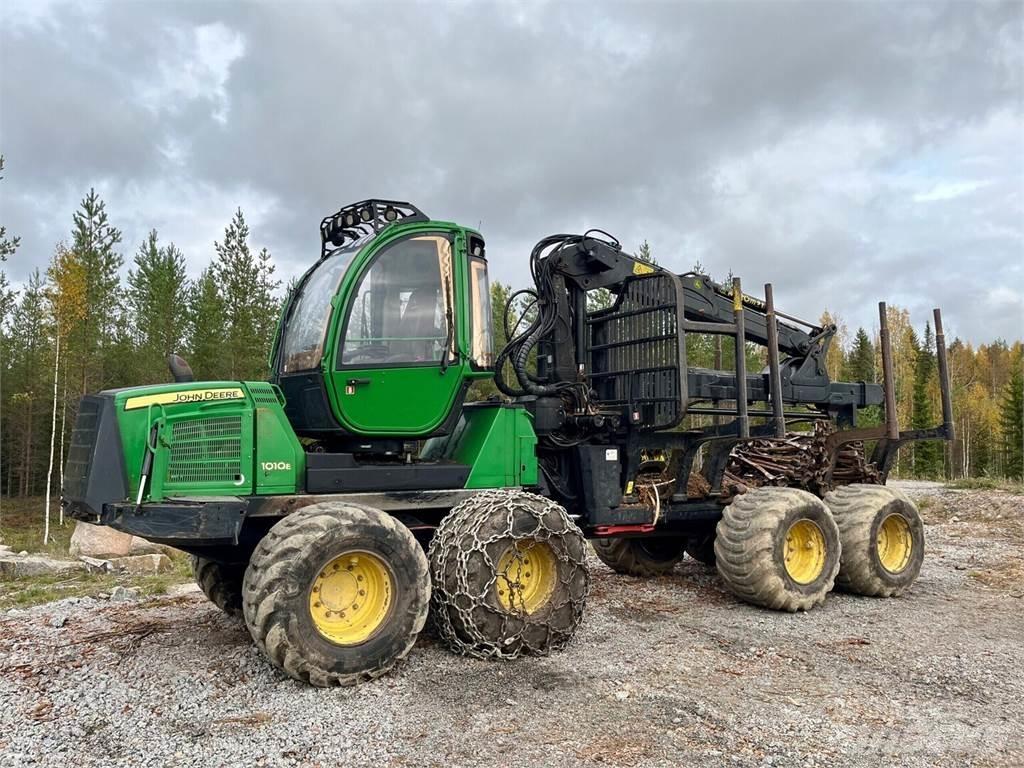John Deere 1010E Lesné traktory