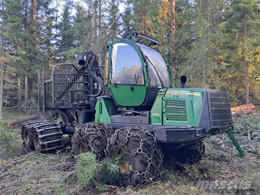 John Deere 1010e Lesné traktory