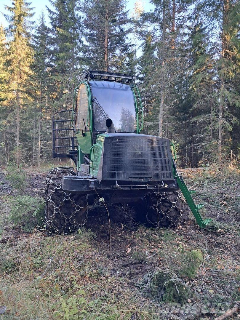 John Deere 1010e Lesné traktory