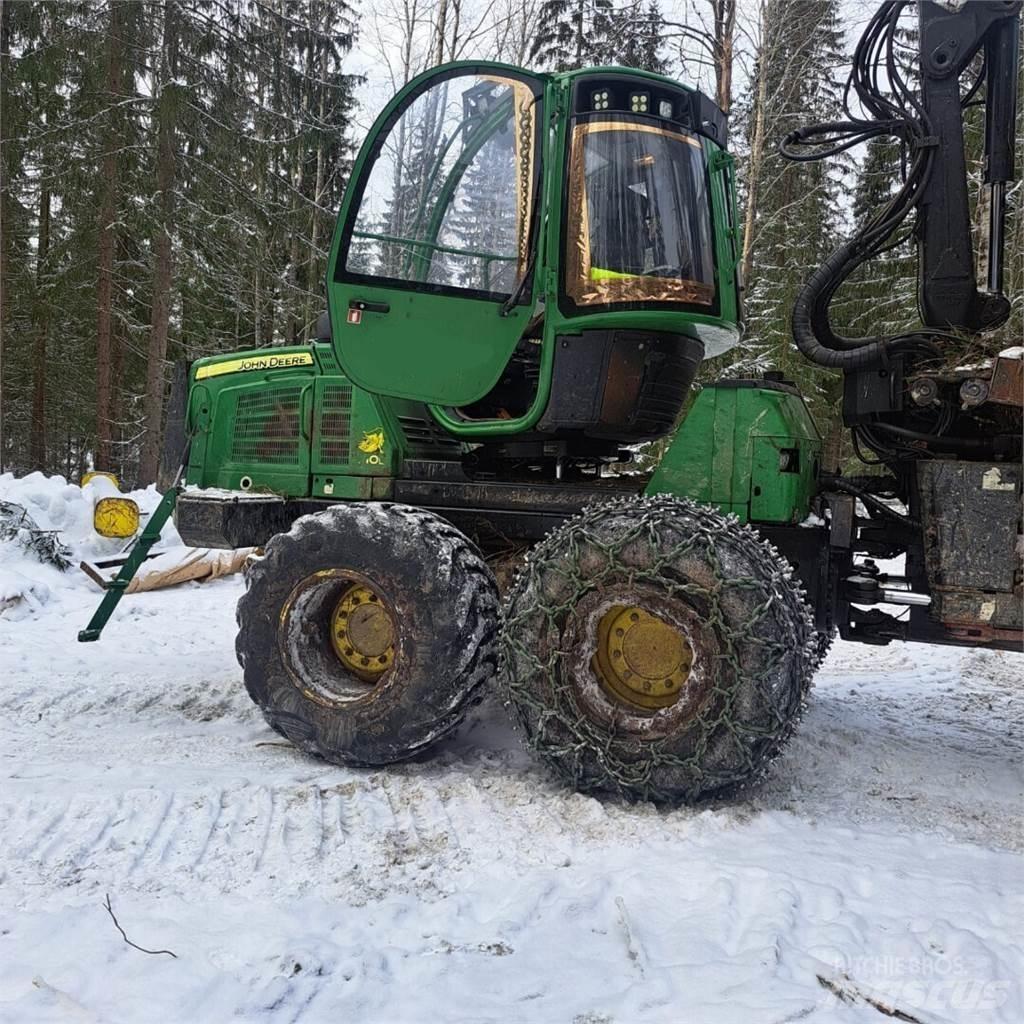 John Deere 1110E Lesné traktory