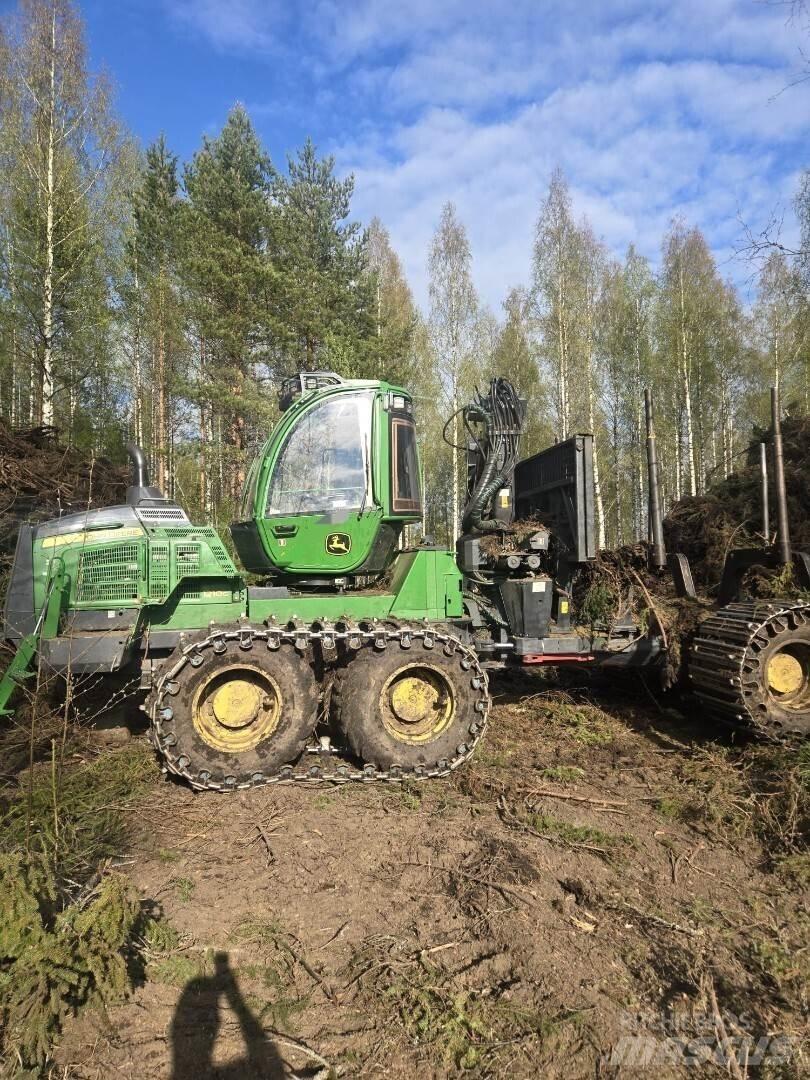 John Deere 1210 G Lesné traktory