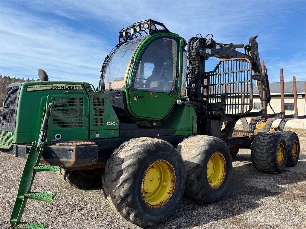 John Deere 1210E Lesné traktory