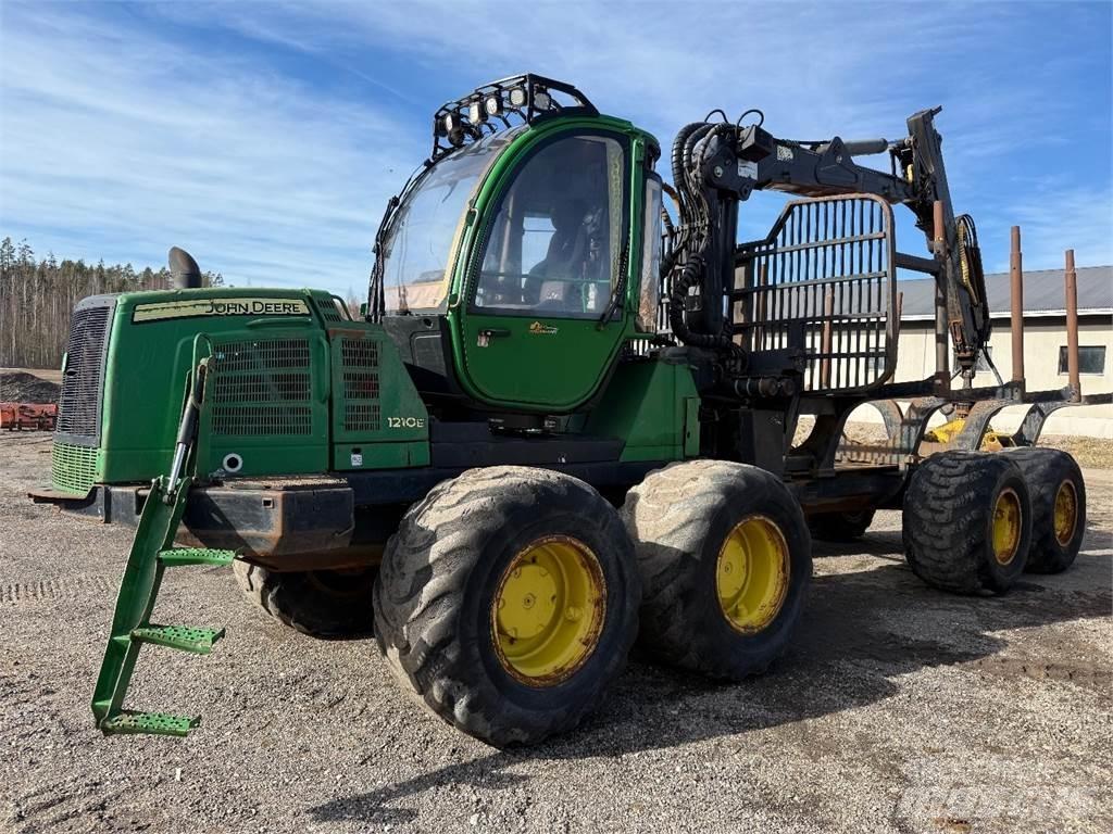John Deere 1210E Lesné traktory