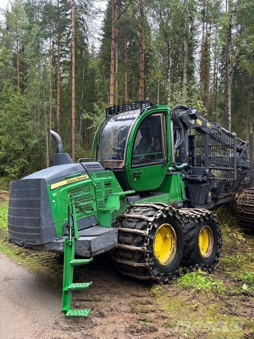 John Deere 1210G Lesné traktory