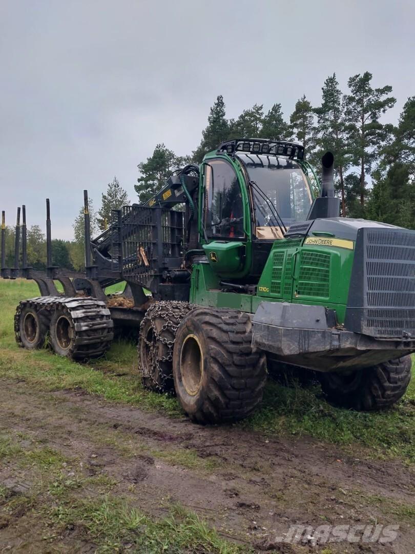 John Deere 1210G Lesné traktory