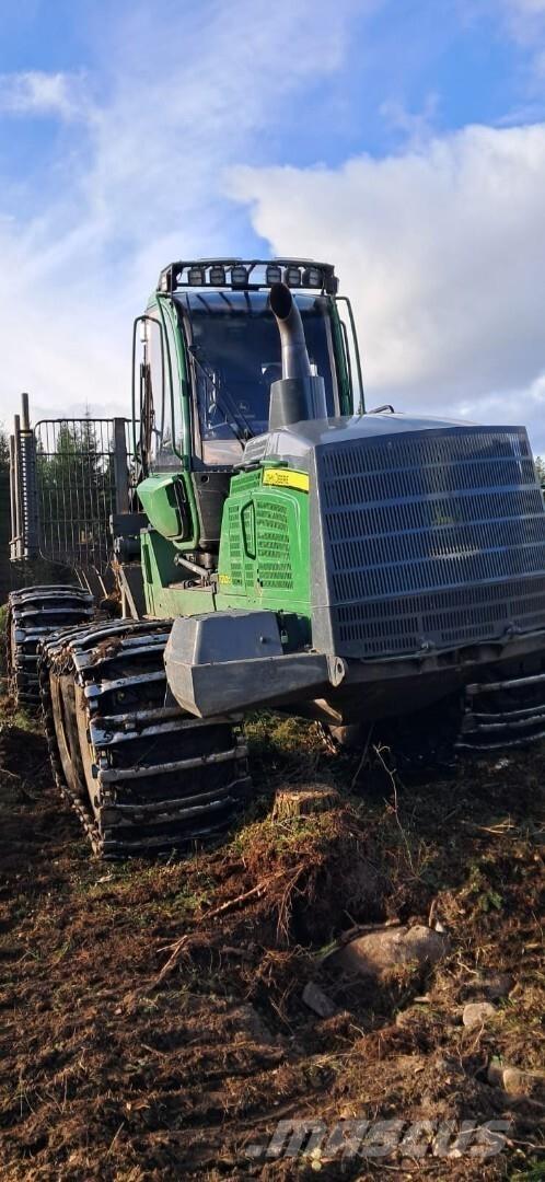 John Deere 1210G Lesné traktory
