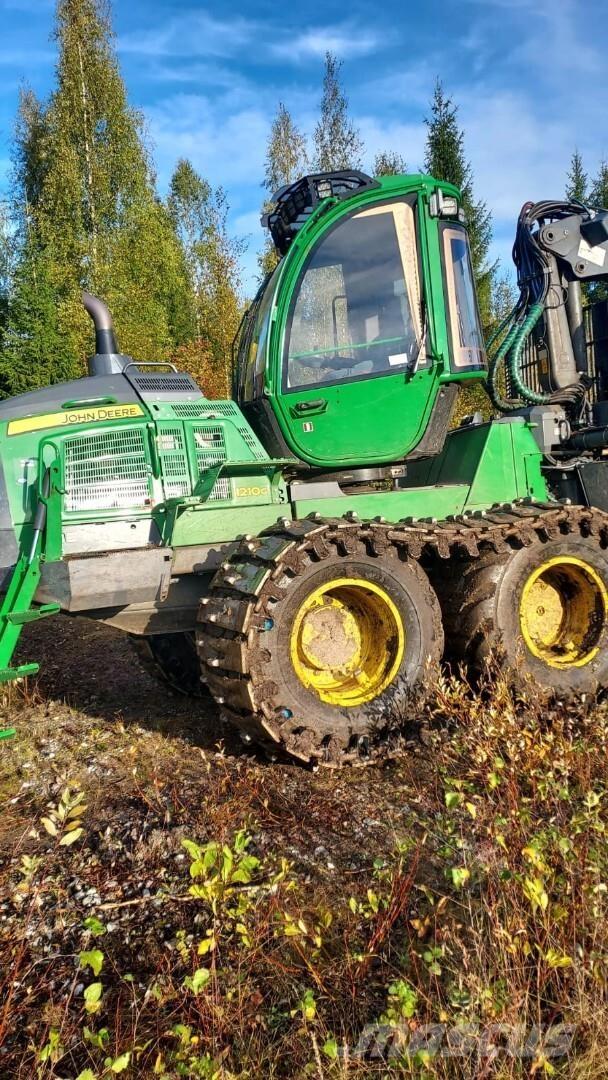 John Deere 1210G Lesné traktory