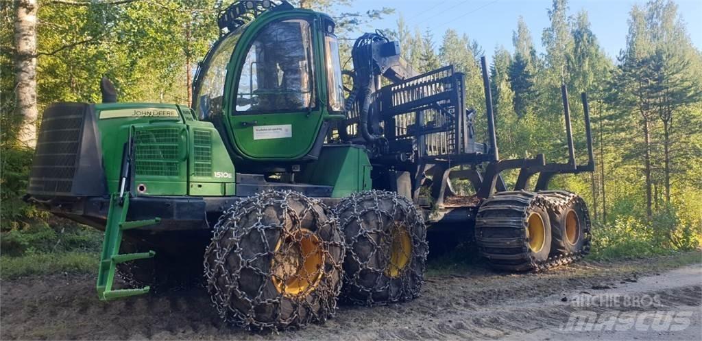 John Deere 1510 E Lesné traktory