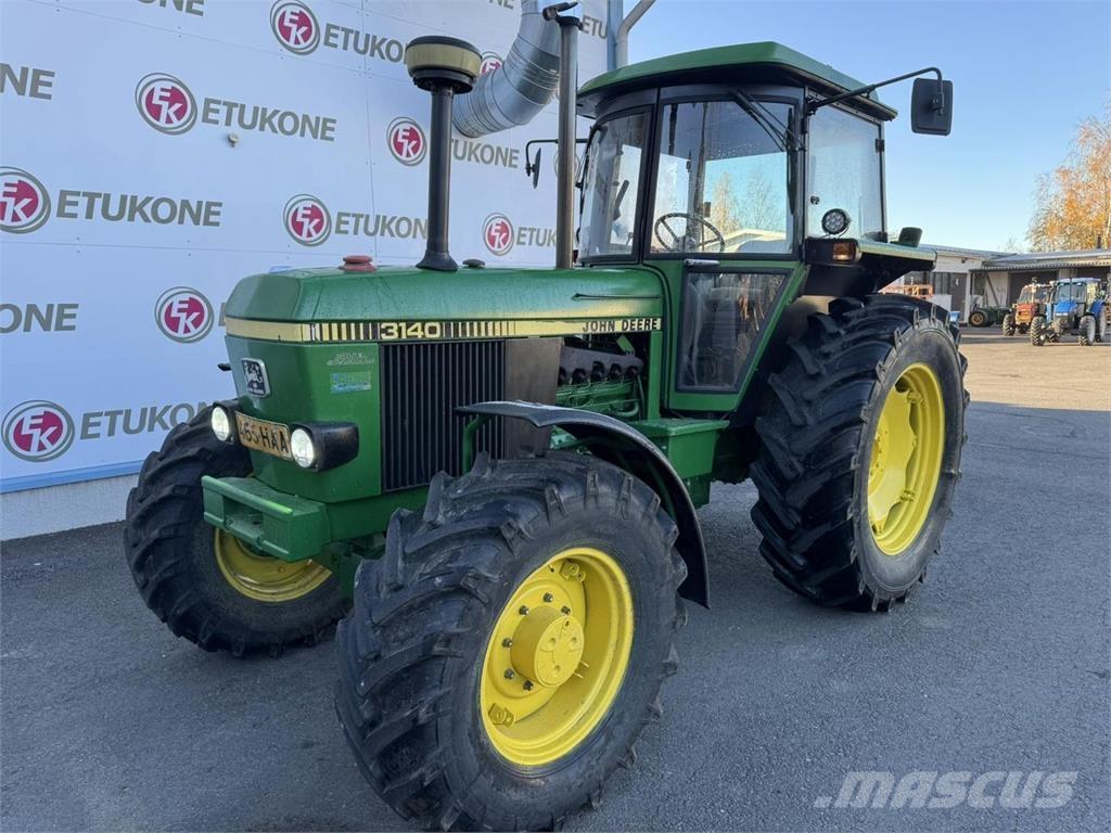 John Deere 3140 Traktory
