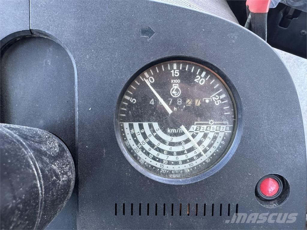 John Deere 3140 Traktory