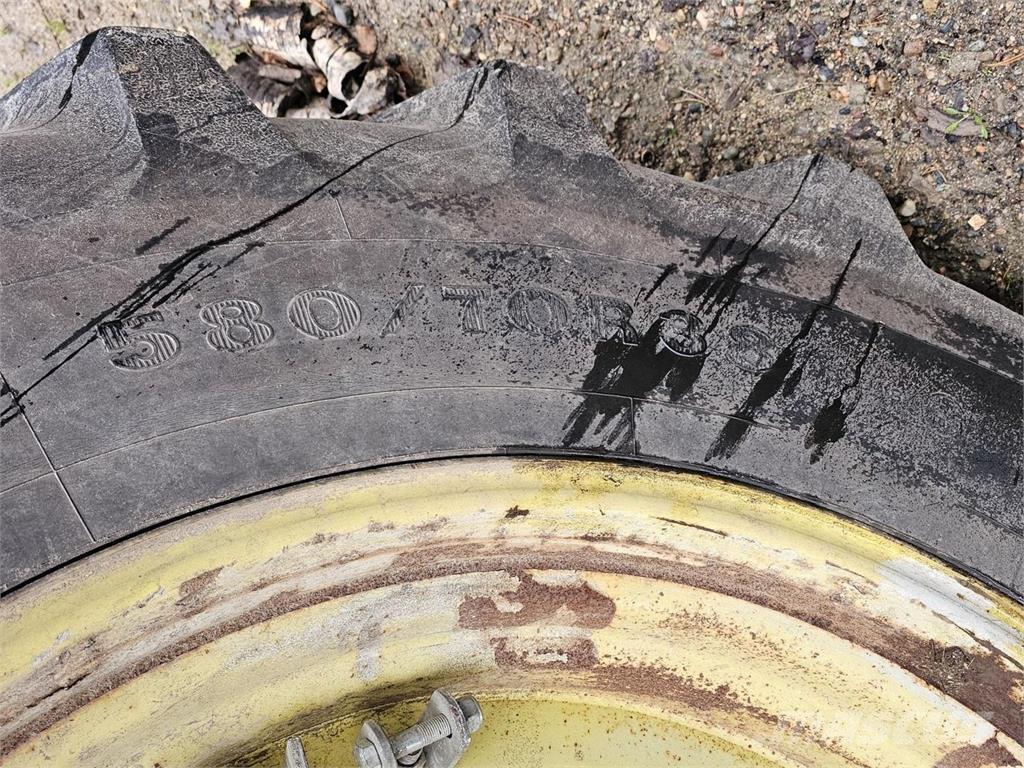 John Deere 6800 Traktory