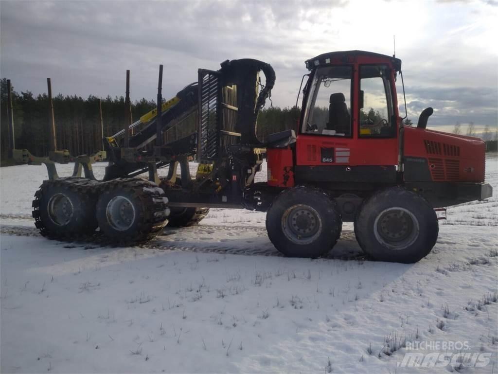 Komatsu 845 Lesné traktory