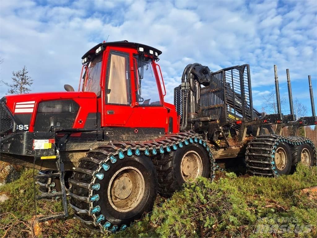 Komatsu 895 Lesné traktory