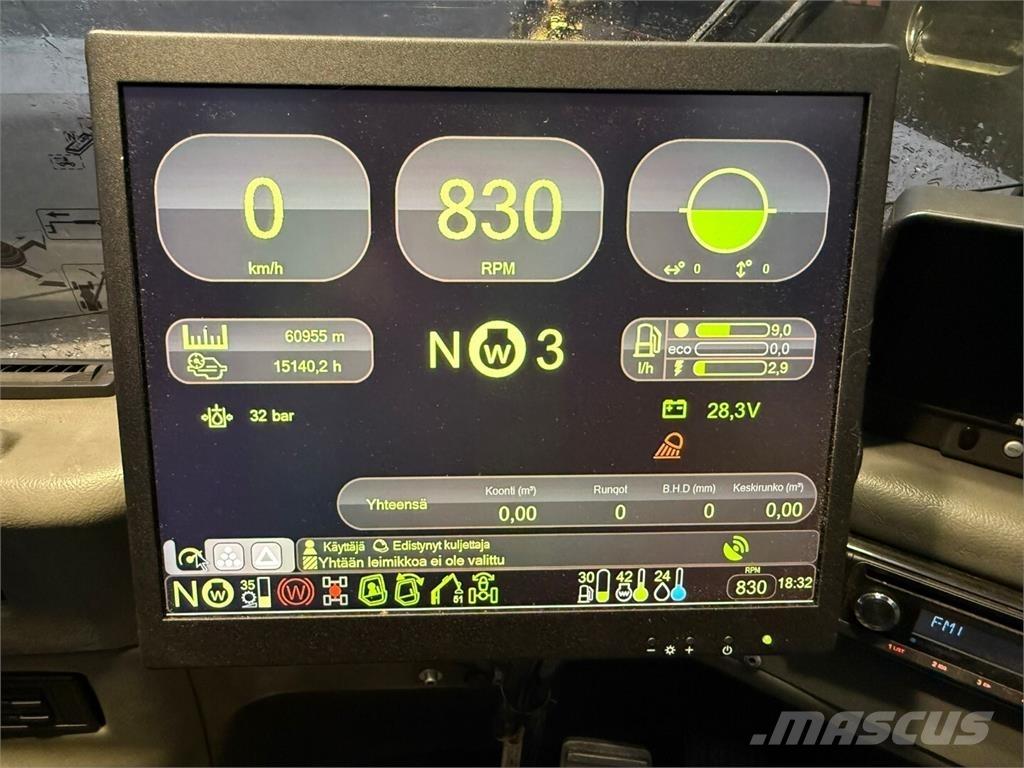 Komatsu 901 TX Harvestory