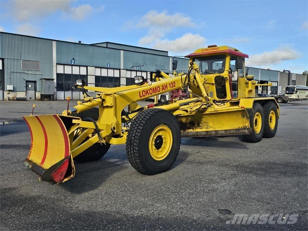 Lokomo AH 132 C Grejdery