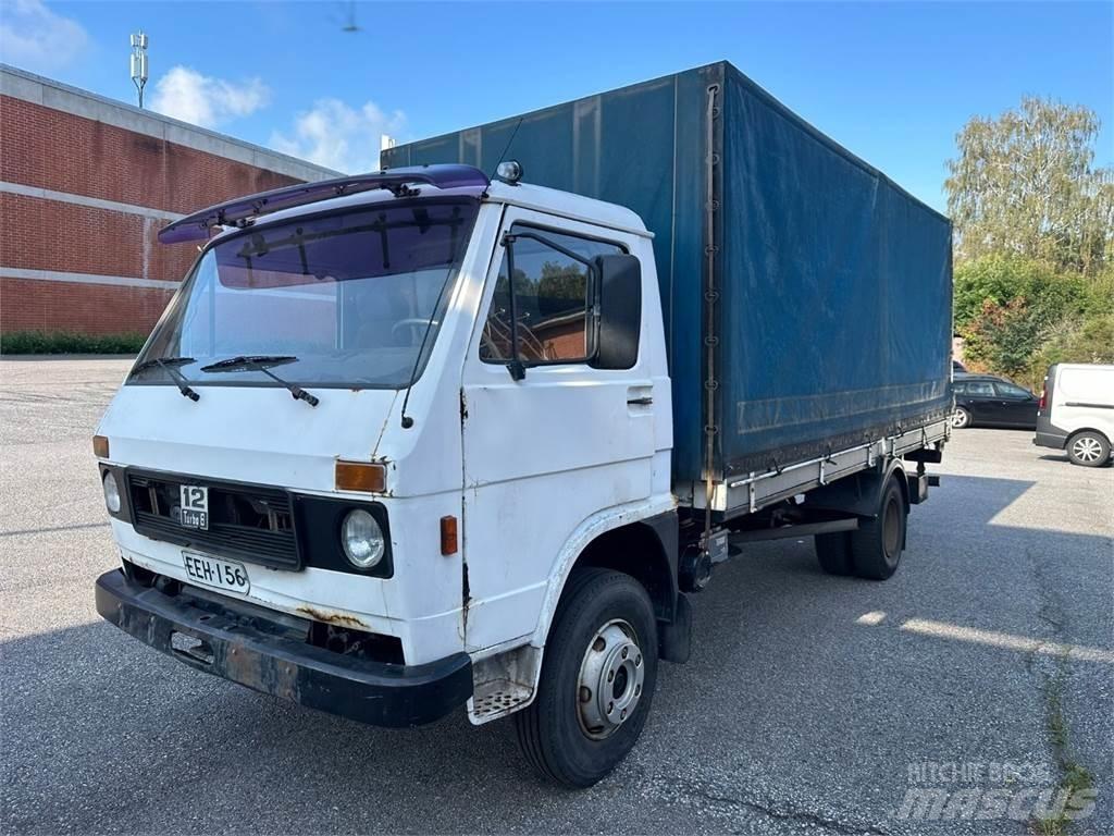 MAN Vw 9.136 Nákladné vozidlá s bočnou zhrnovacou plachtou