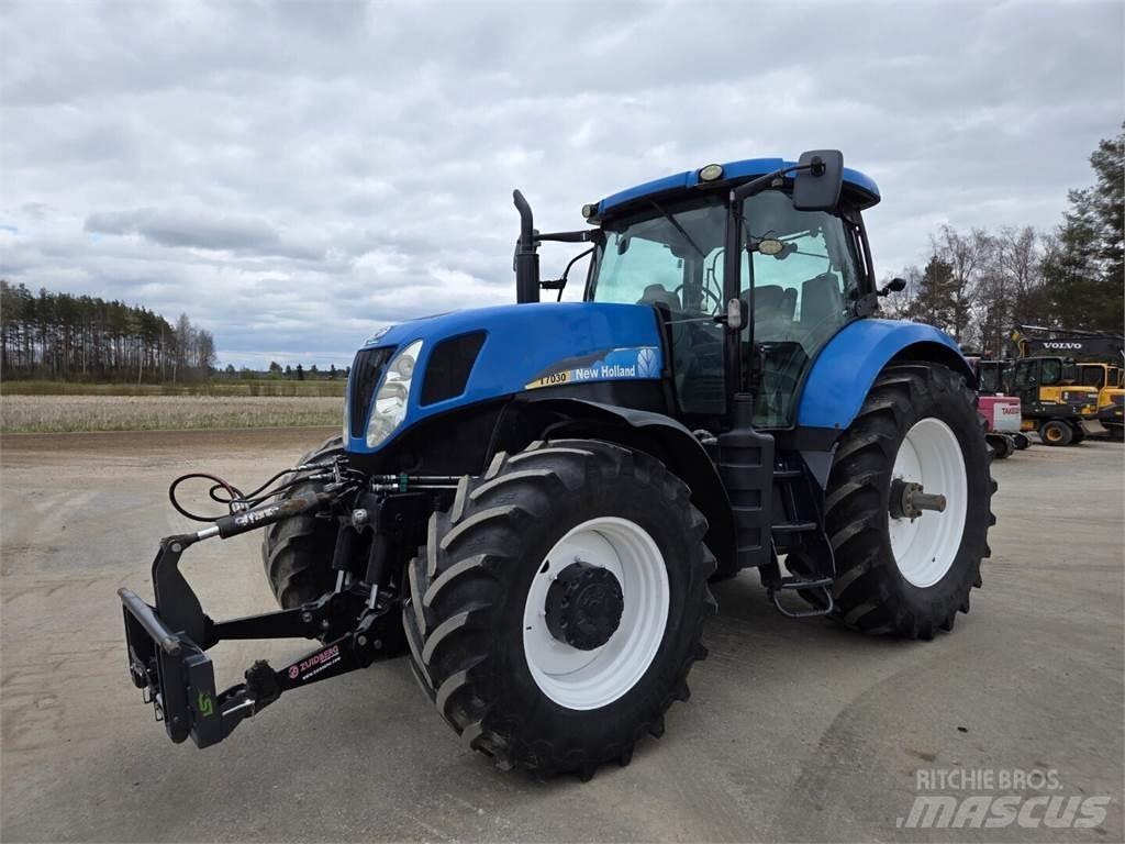 New Holland T7030 Traktory
