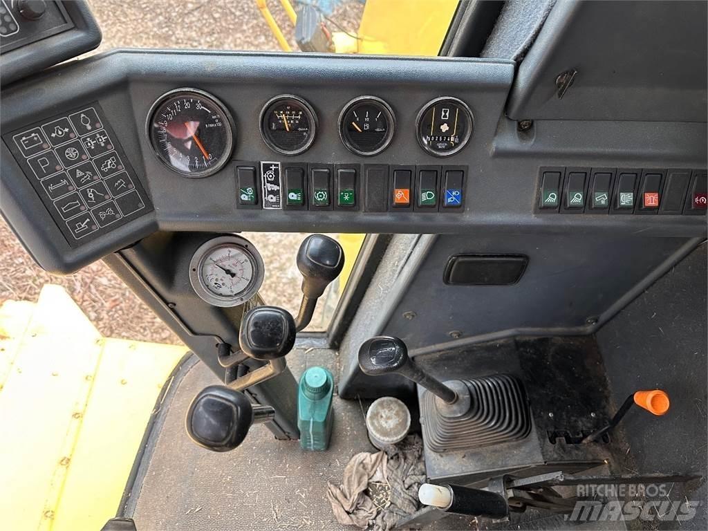 New Holland TC56 Kombinované zberacie stroje