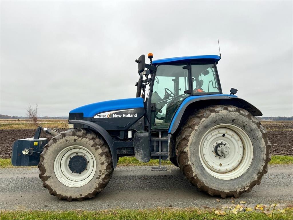 New Holland TM190 Traktory