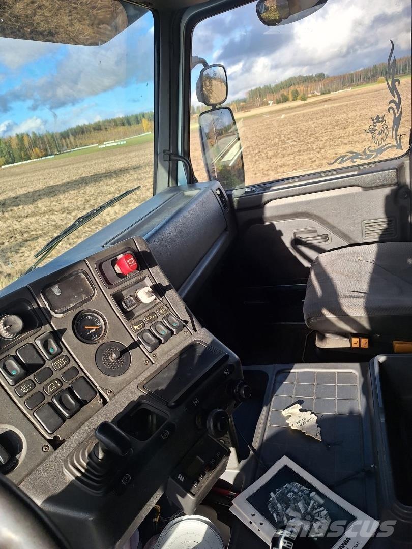 Scania 143H Nákladné automobily na prepravu lesných strojov