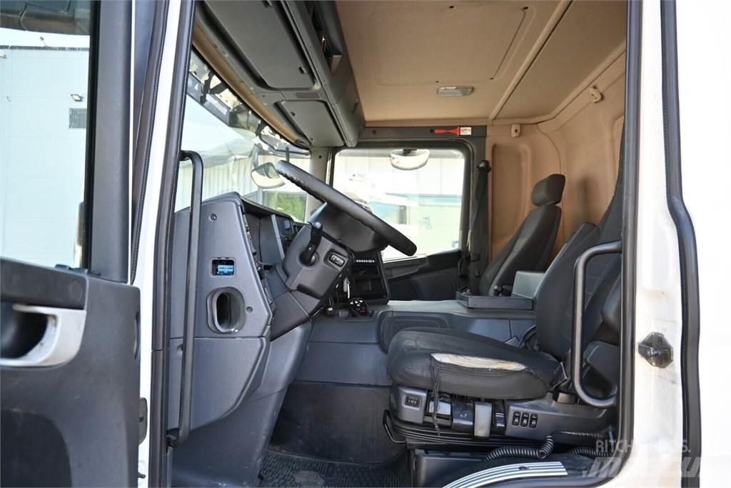 Scania P320 4x2 Skriňová nadstavba