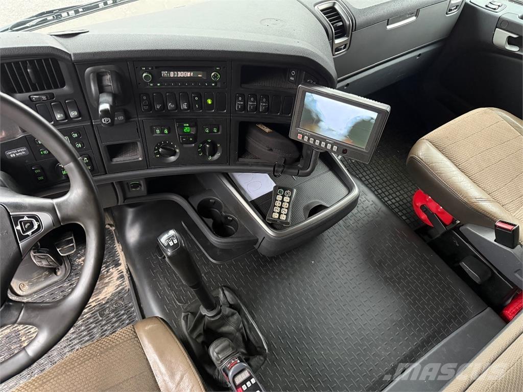 Scania R560 Hákový nosič kontajnerov