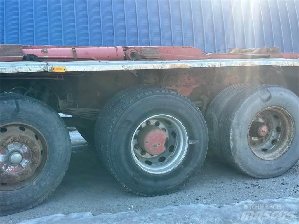 Sisu E14 Hákový nosič kontajnerov