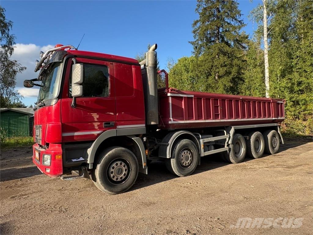 Sisu Polar 10x4 Sklápače