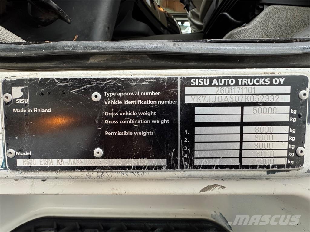Sisu R500 10x4 Nákladné automobily na prepravu lesných strojov