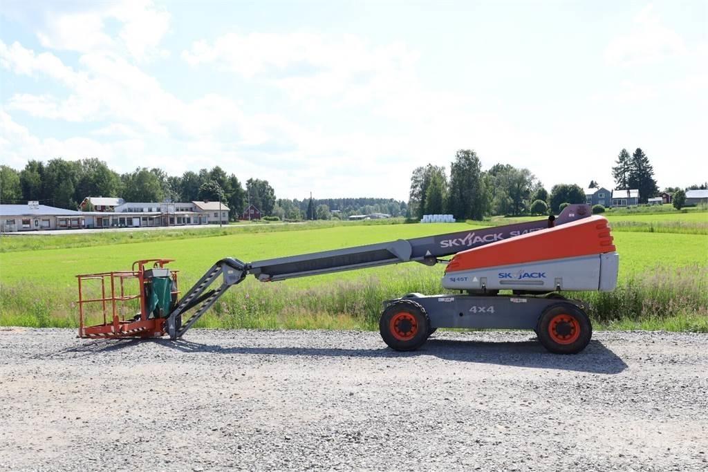 SkyJack SJ 45T Vertikálne stĺpové výťahy