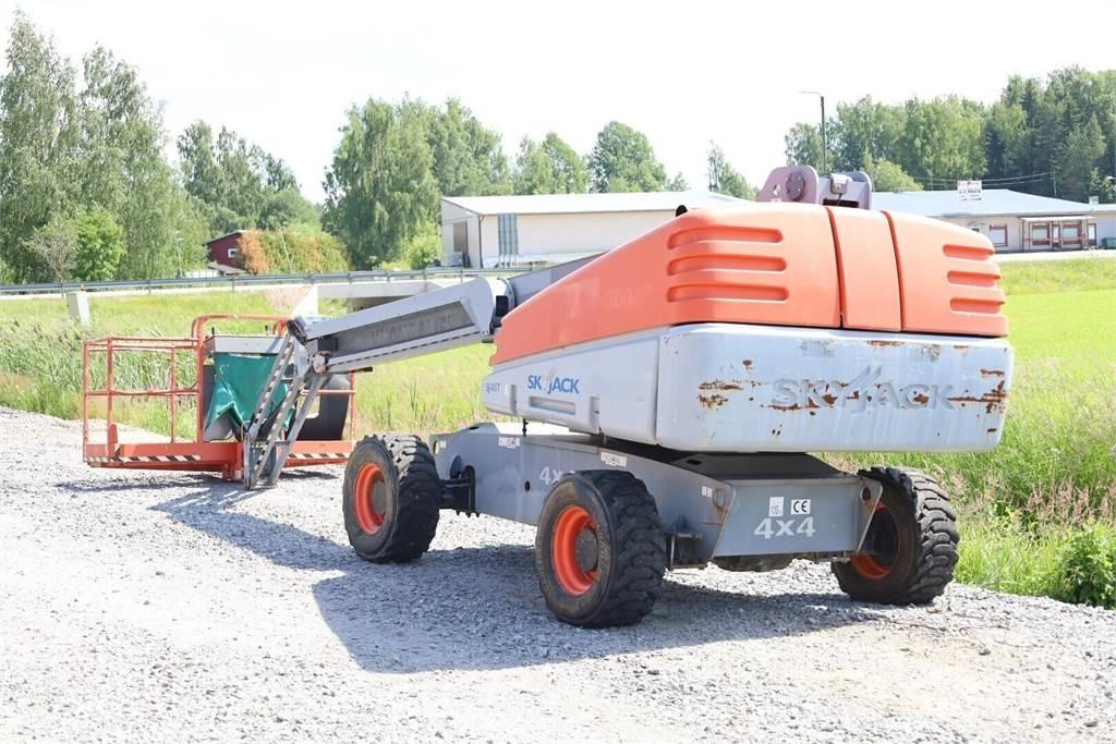 SkyJack SJ 45T Vertikálne stĺpové výťahy