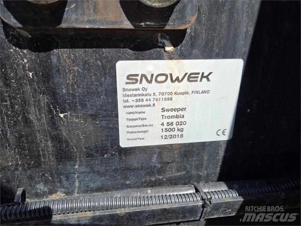 Snowek Trombia Zametacie stroje