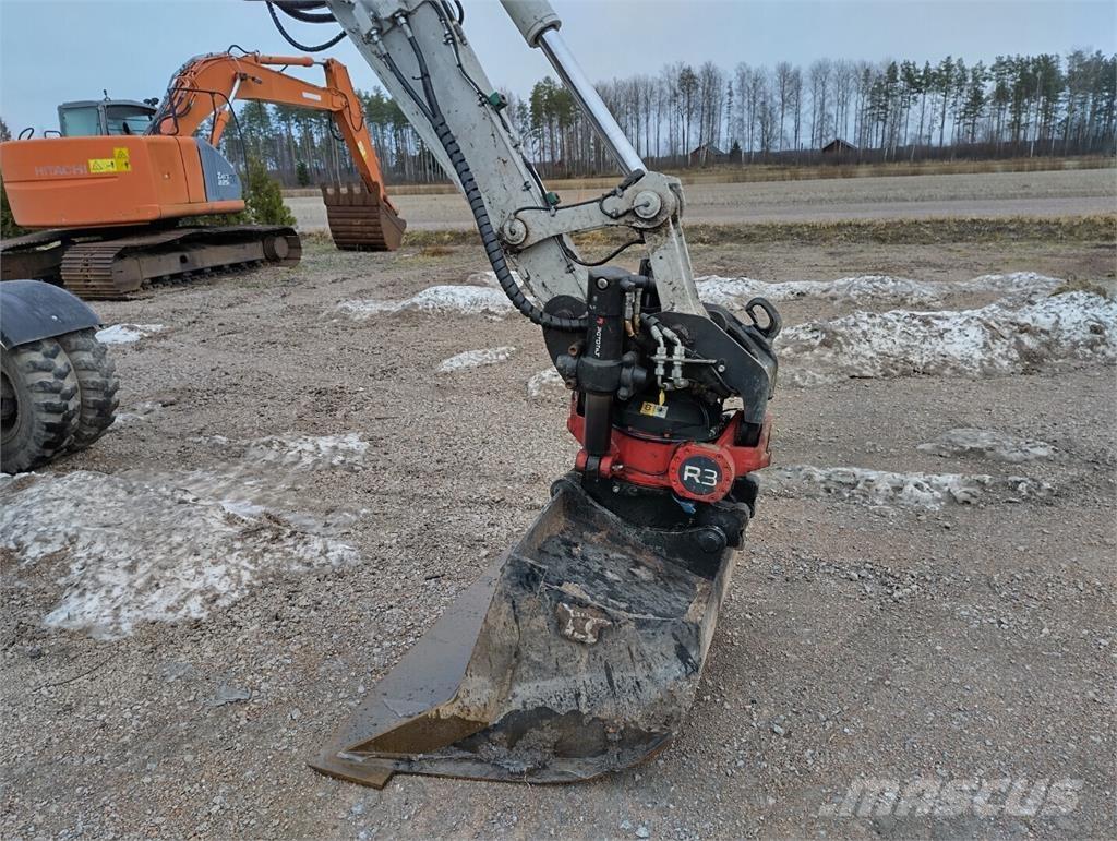 Takeuchi TB295W Kolesové rýpadlá