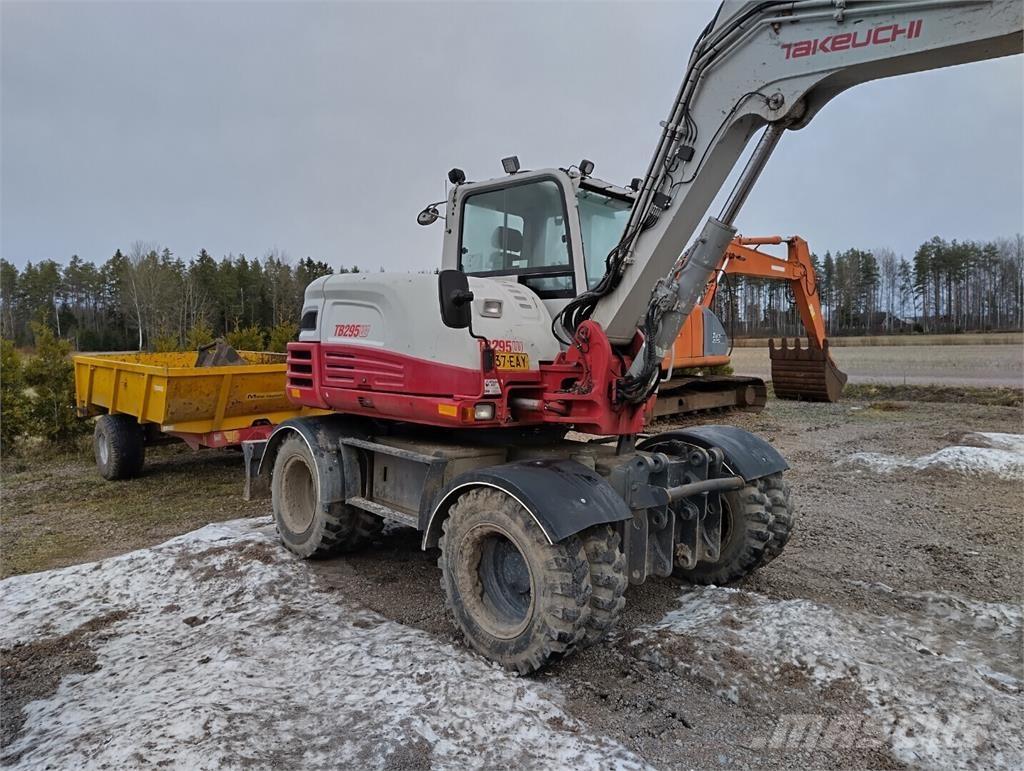 Takeuchi TB295W Kolesové rýpadlá