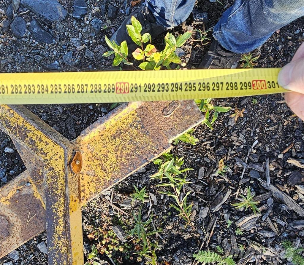  Tielana Ďalšie cestné a snežné stroje