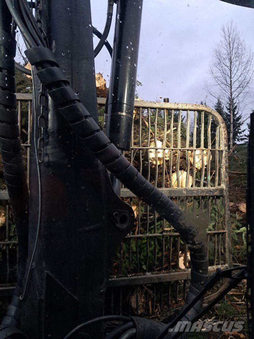 Timberjack 810b Lesné traktory