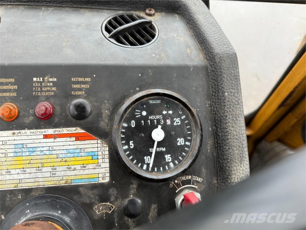 Valmet 702S Traktory