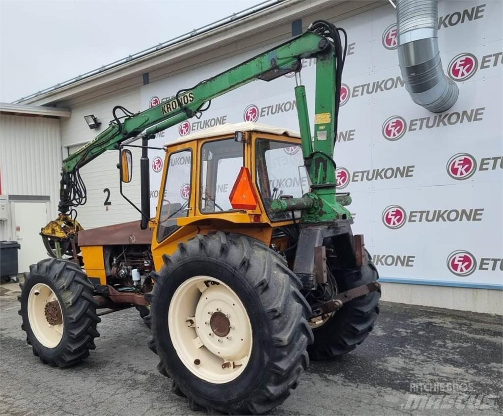 Valmet 802-4 Traktory