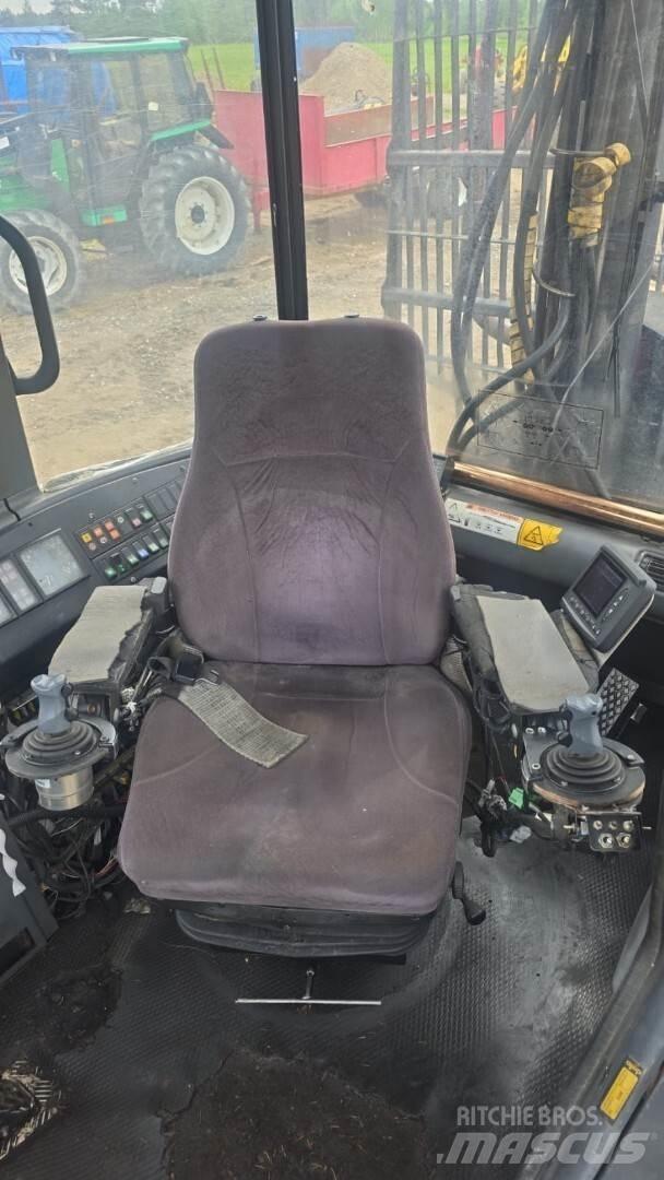 Valmet 820 Lesné traktory