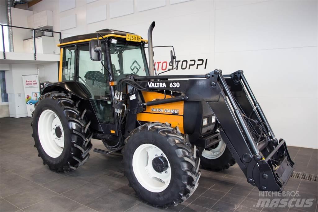 Valtra 800 Traktory